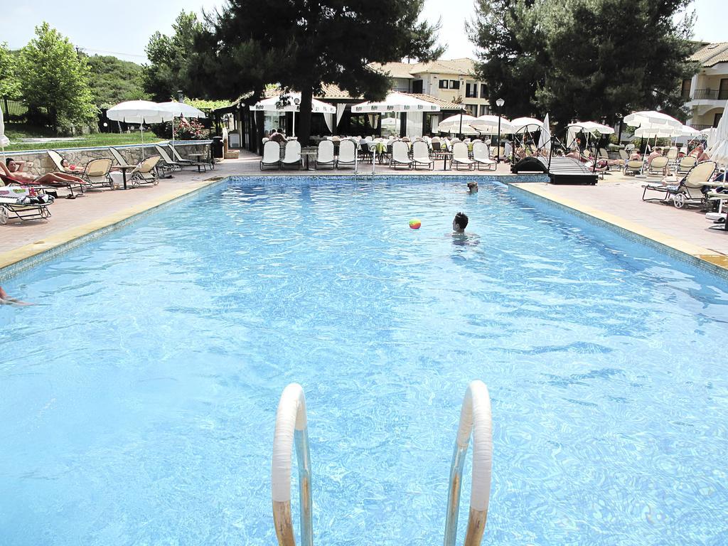 Lesse Hotel Chalkidiki Exterior photo