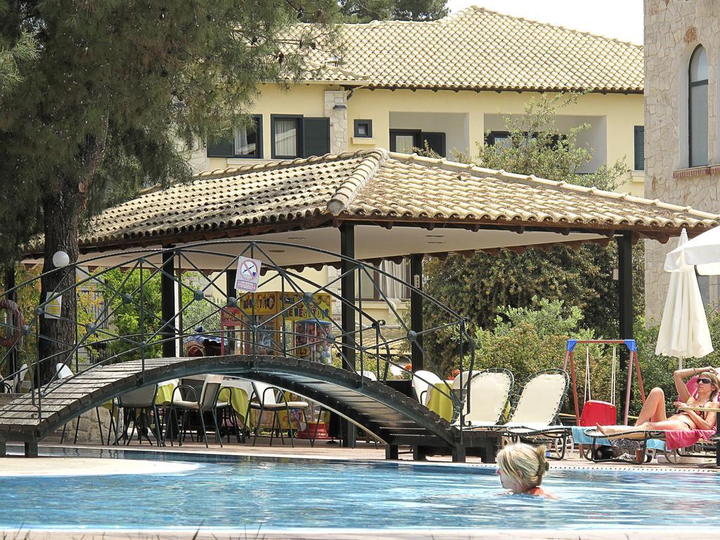 Lesse Hotel Chalkidiki Exterior photo