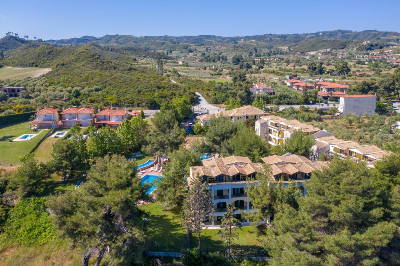 Lesse Hotel Chalkidiki Exterior photo